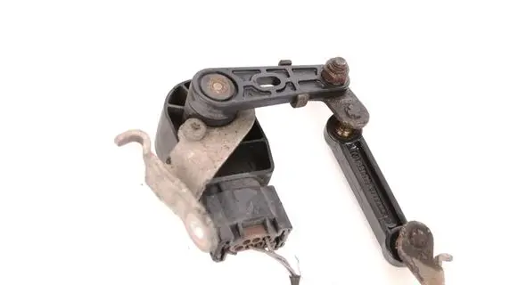 Tesla Model S Rear air suspension level height sensor 6860843 37146860843