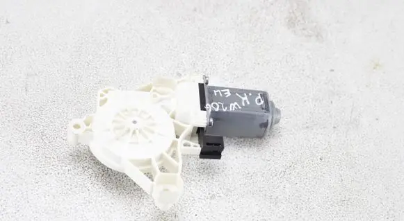 Mercedes-Benz C W206 Front door window regulator motor A0009065008