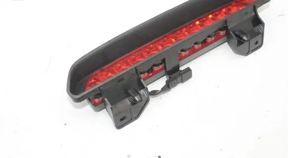 Chevrolet Orlando Third/center stoplight