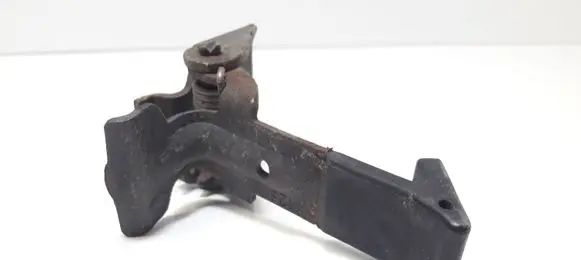 Renault Laguna I Engine bonnet (hood) release handle