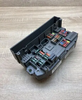 BMW X6 E71 Fuse module 9145115 36449251