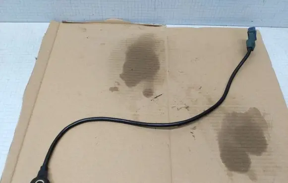 Audi A4 S4 B5 8D Detonation knock sensor 054905377G