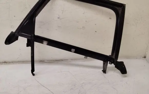 Audi A4 S4 B7 8E 8H Rear door window/glass frame 80632089