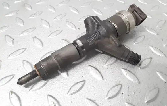 Subaru Forester SJ Fuel injector 16613AA030