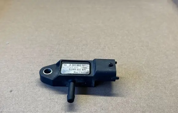 Renault Trafic II (X83) Air pressure sensor 8200225971 0281002593