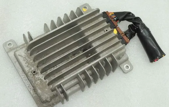 Nissan Navara D40 Sound amplifier 280605X50A