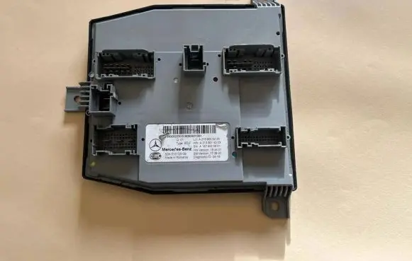 Mercedes-Benz E W213 SAM control unit a2139005223 A1679025801 A2139014203