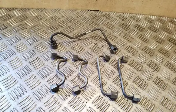 KIA Sportage Fuel injector supply line/pipe 