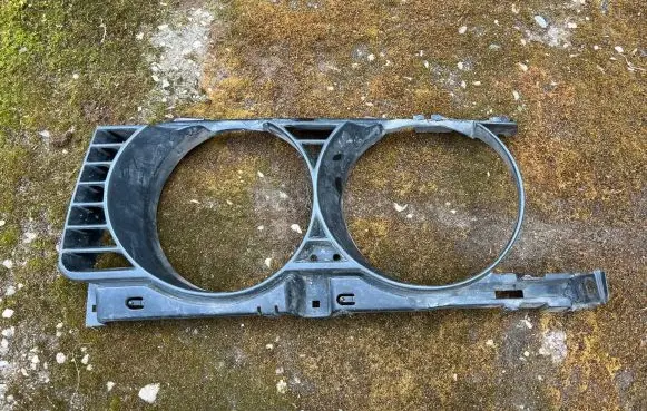 BMW 5 E34 Under headlight/headlamp trim 511381864419