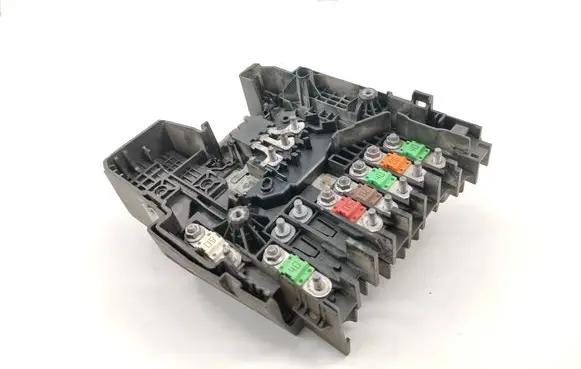 Peugeot 3008 I Fuse module 9675349880