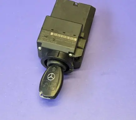 Mercedes-Benz Vito Viano W639 Ignition lock 6395450108