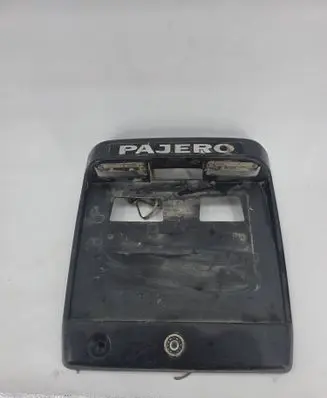 Mitsubishi Pajero Trunk door license plate light bar Mr416417