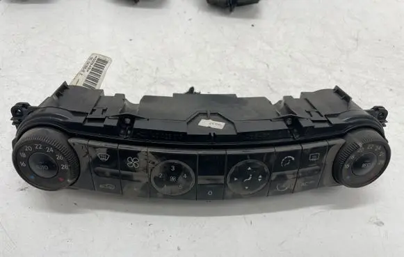 Mercedes-Benz E W211 Climate control unit 2118300085