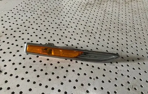 Ford Mondeo MK IV Front fender indicator light 7S7113K354AD