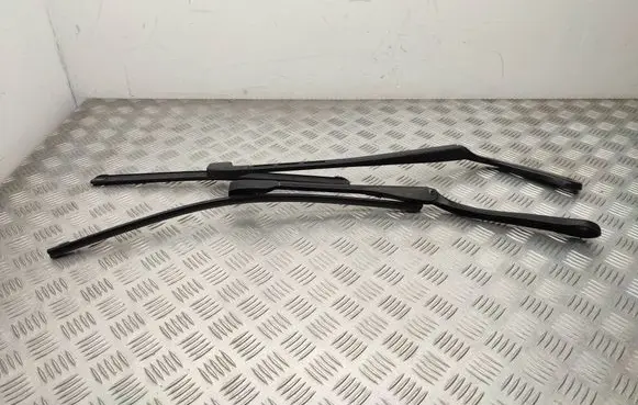 BMW 3 E90 E91 Front wiper blade arm 7171639 7171641
