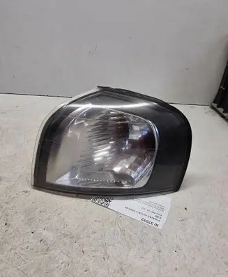 Volvo S80 Front indicator light 88204388
