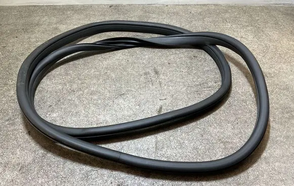MG MG4 ev Rear door rubber seal (on body) 