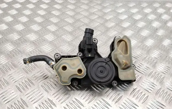 Volkswagen Polo VI Oil breather separator 06Q103495C