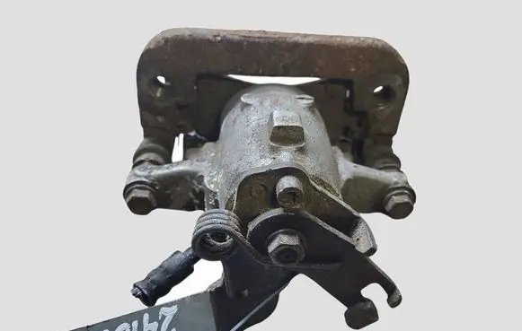 Opel Insignia A Rear brake caliper