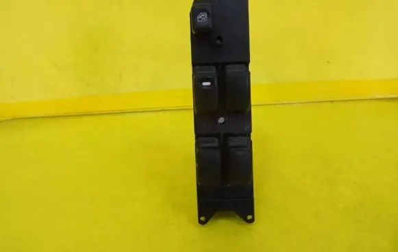 Mitsubishi Galant Electric window control switch MR252815