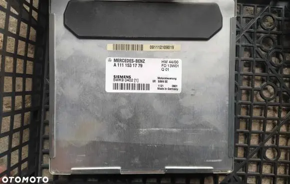 Mercedes-Benz C W203 Engine control unit/module A1111531779 091112109019 5WK90402