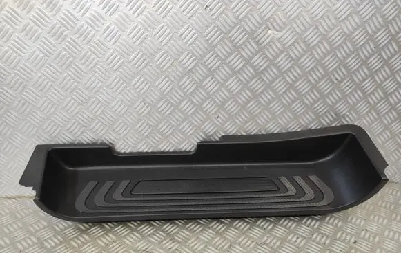 Front sill trim cover
