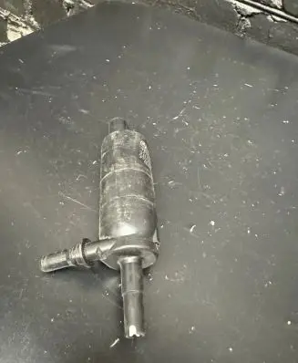 BMW M3 F80 Headlight washer pump 67127217792 7217792