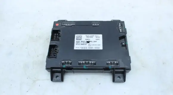 Tesla Model S Comfort/convenience module 0747G02W