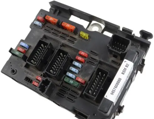 Peugeot 307 Fuse module 9657608880 69732648