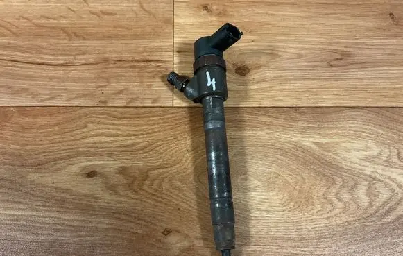 Volvo V70 Fuel injector 30777526 0445116