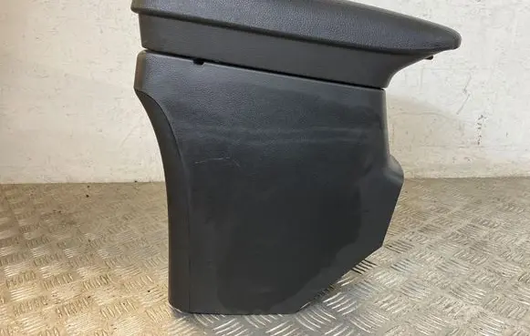 Mitsubishi Outlander Armrest 8011B156 91000 B45W