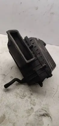 Volkswagen PASSAT B8 Air filter box 5Q0129607AA