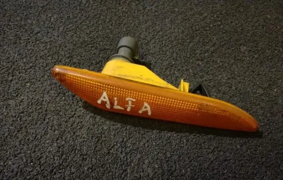 Alfa Romeo 156 Front fender indicator light 02131000