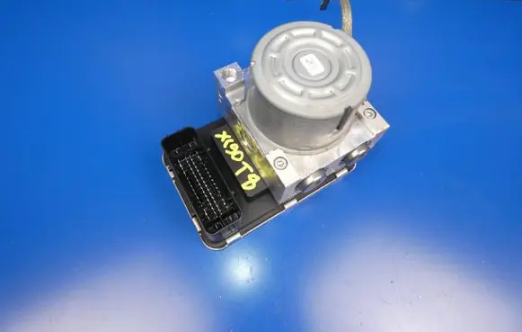 Volvo XC90 ABS Pump 31471431 10022007484