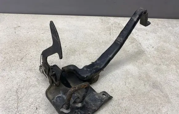 Audi A4 S4 B6 8E 8H Engine bonnet/hood lock/latch loop/hook 8E0823480B