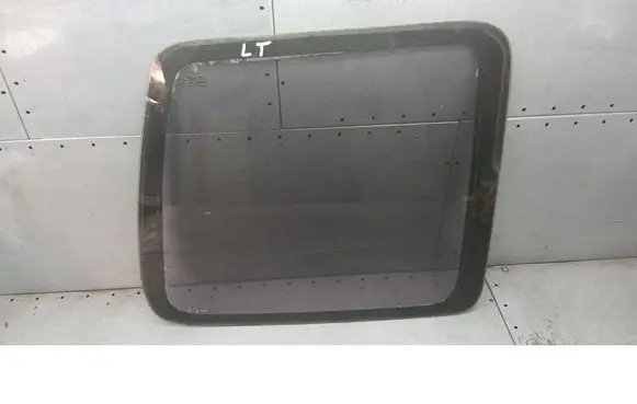 Peugeot Partner Front vent window/glass (coupe) 