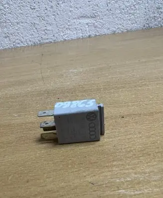 Volkswagen PASSAT B6 Other relay 1K0951253 D9865