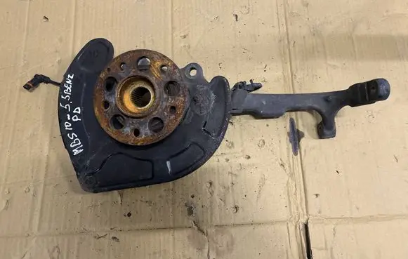 Mercedes-Benz S W221 Front wheel hub 