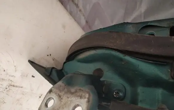 Ford Escort Rear door lower hinge