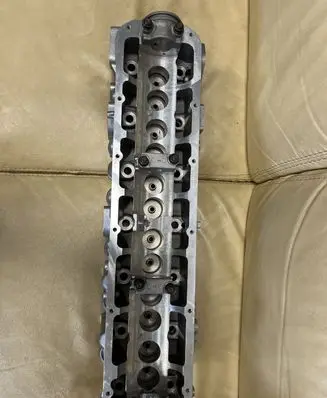 Volkswagen I LT Engine head 908036 075103351J 075103351E