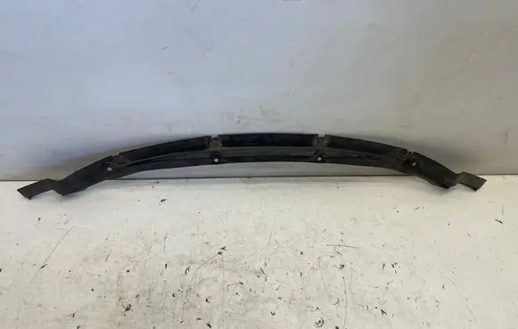 Front bumper lip