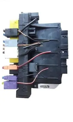Mercedes-Benz S W220 SAM control unit A0325458332 05045126