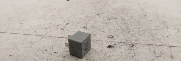 Volkswagen PASSAT B6 Other relay 141951253B 20240072