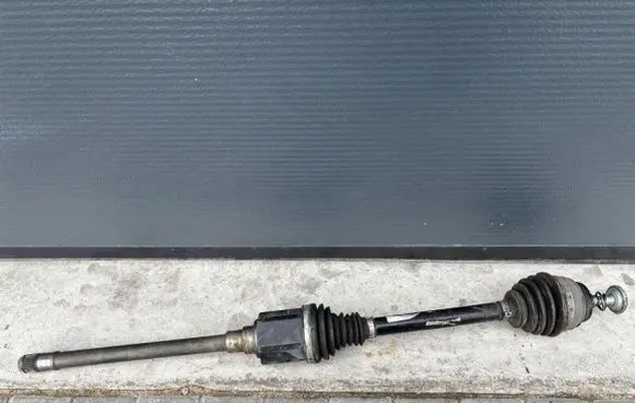 BMW X3 G01 Front driveshaft 8643184