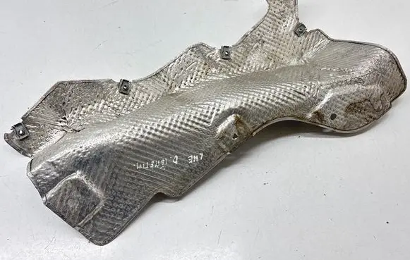 Jeep Grand Cherokee WL Exhaust heat shield 8332AA