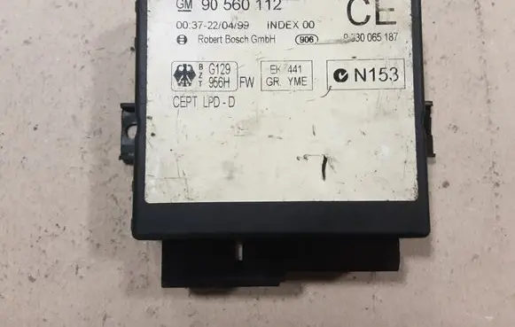 Opel Zafira A Door central lock control unit/module 90560112