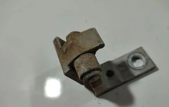 Peugeot Bipper Front door upper hinge 