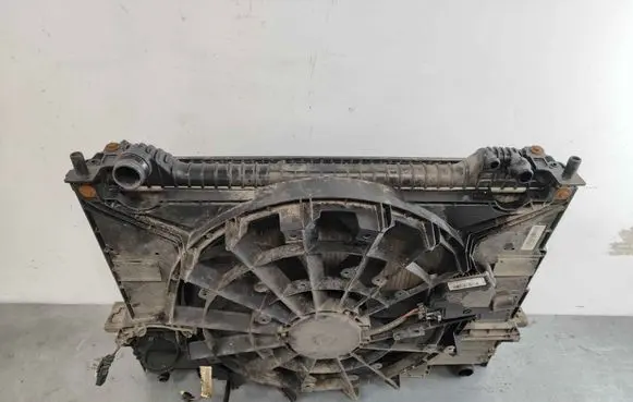 Jaguar XE Radiator set T2H7869