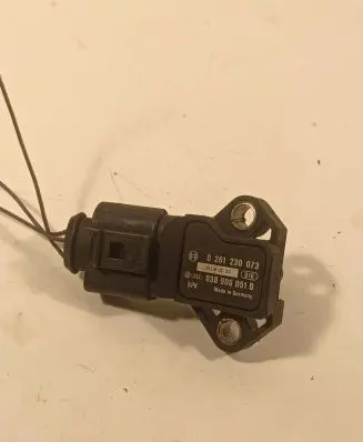 Audi TT Mk1 Air pressure sensor 038906051D 03083CA4 0261230073