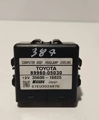 Toyota Avensis T250 Light module LCM 8996005030 3560016825 67EU3024970